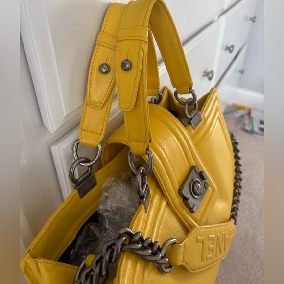 Vibrant Yellow Leather Bag - Picture 3 of 7